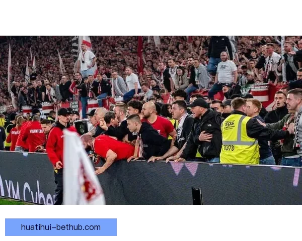 阿德耶米回应挑衅：我通常不与球迷对抗，但斯图加特曾在主场做过类似举动